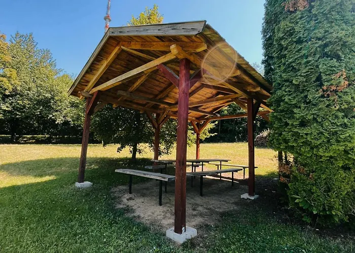 Hubertus Vadaszhaz Penzion Újudvar